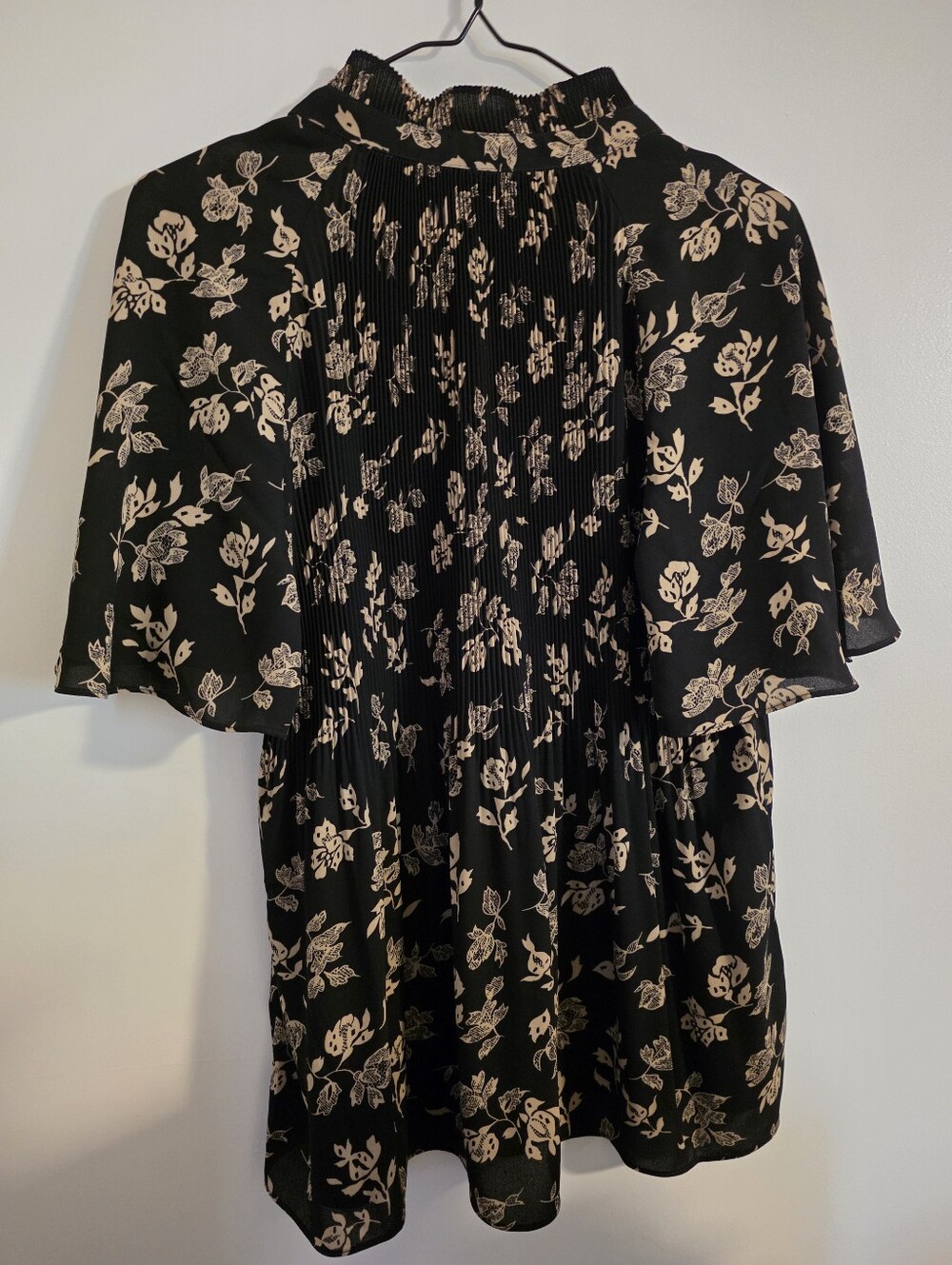 Lauren Ralph Lauren Woman blouse features a black and beige fabric